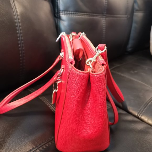 COACH Cross Grain Leather Crossbody Handbag - Picture 2 of 9